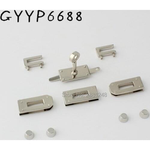 New Small silver eyelets lock hanger for bags hardware wholesale fashion a set of locks fittings woman bag handbags purse