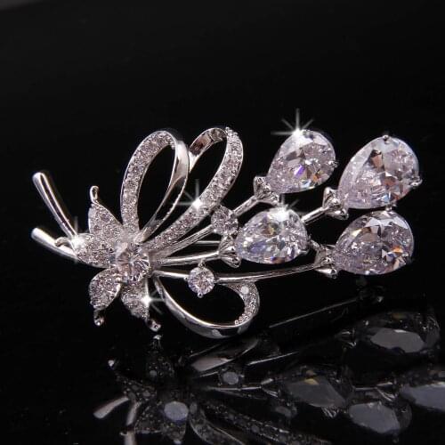 New Product Pearl Rhinestone Crystal Vintage Flower Brooch with Artificial zircon Pin Brooches