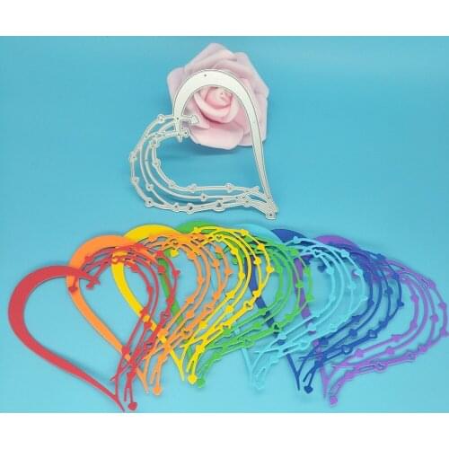 The new heart-shaped metal cutting die is used for DIY scrapbooks, card making, photo albums, photo frames, embossed crafts