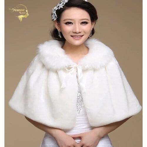 Hot Sale Outerwear 2018 New Arrival Urged Wrap Bride Formal Dress Winter Cape Bride Fur Shawl Wedding Jackets Wrap OJ00166