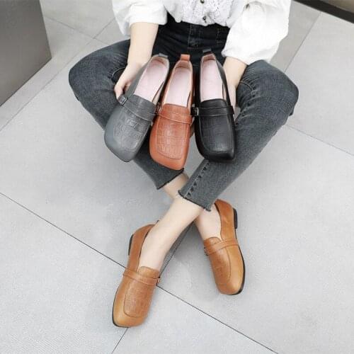 Autumn 2021 New British style womans head soft soles comfortable inside and outside full leather casual womens single shoes
