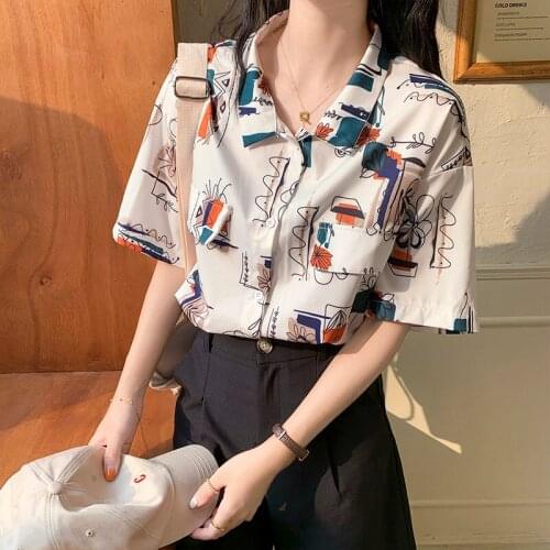 Short-sleeved Shirt Female Design Sense Summer Retro Hong Kong-style Print French Niche Salt Loose Slim Top