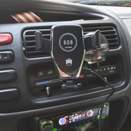 Car charger phone holder for Mitsubishi ASX Outlander Lancer Evolution Pajero Eclipse Grandis FORTIS Zinger Mirage