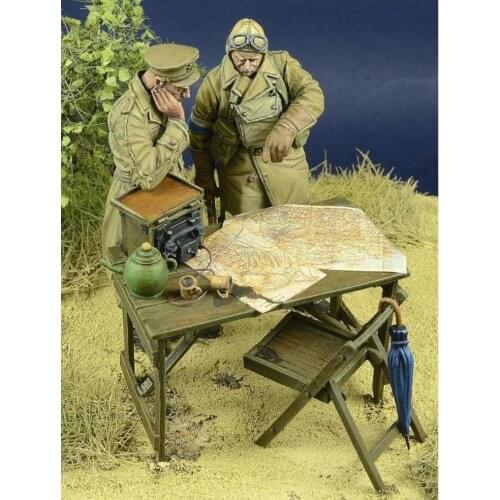 1/35 Scale Unpainted Resin figure Field Command (not contain maps)