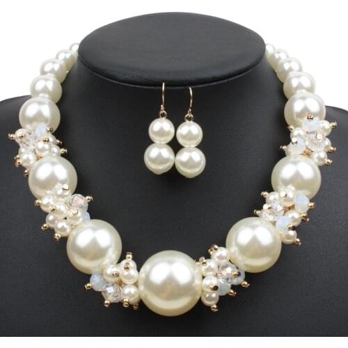 Beaded Flower Cluster Imitation Pearl Necklace Set Wholesale Exaggerated Women Minimalism Clavicle Chain Earrings Jewellery