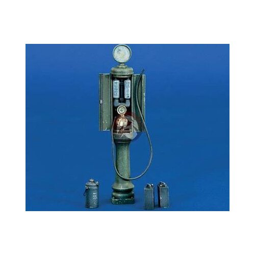 1/35 Scale Models Sand Table Miniature Gas Station Accessories Resin Unpainted Model Kit Diorama Handmade DIY Fun Gift