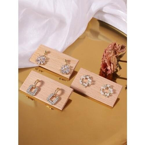 2 pcs Solid Wood Vintage Brief Earrings Display Holder Earrings Display Card Jewelry Display Stand