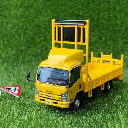 Diecast 1:76 ScaleIsuzu N-Series Road ConstructionVehicleEngineering Vehicle Simulation Car Model Adult Collection Toys for Boys
