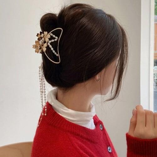 Sweet Hair Holder Ornament Large Hair Claw Clips Tassel Strong Hold Hair Clips Hair Styling Accessories for Women Girls ML