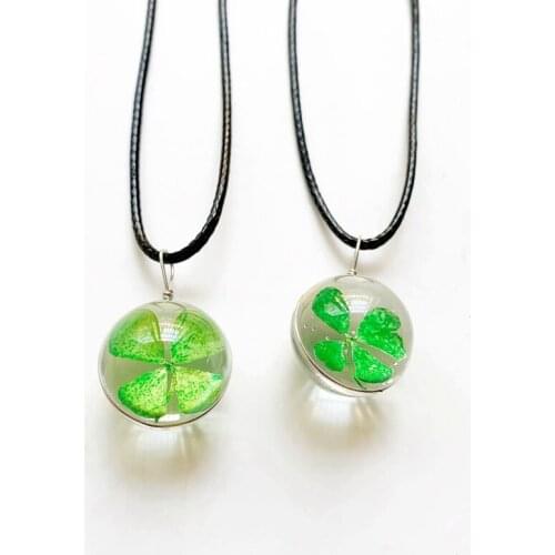 Green Lucky Four Leaf Clover Necklace Dried Flowers Pendants Black Cord Necklace Round Glass Jewelry