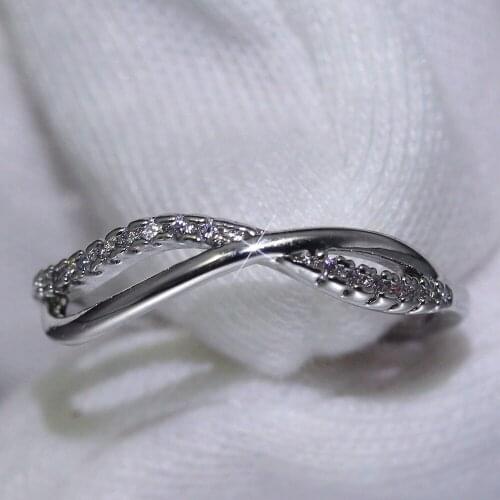 Women Ring Designed for Women Single Row Geometry Cubic Zirconia Rings Wedding Rings Fashion Glamour Jewelry Gift for Girlfriend