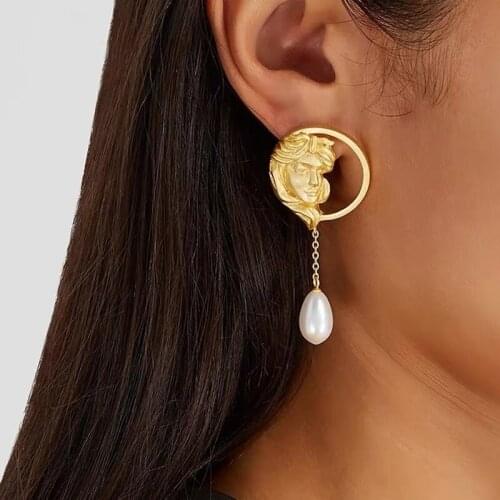 GSOLD Vintage Golden Round Metal Portrait Geometric Baroque Pearl Drop Earring Classic Women Girls Party Fashion Jewelry 2021