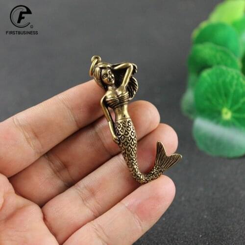 New Beautiful Small Mermaid Key Chains Creative Keychain Fashion Keyring Copper Key Car Accessories Ornaments Miniatures Statue