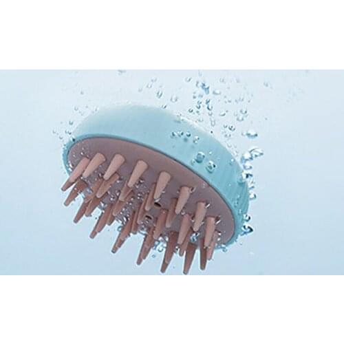 Portable Silicone Shampoo Brush Comfortable Grip Anti-skid Stripes On The Surface Dry And Wet Dual Use Brush