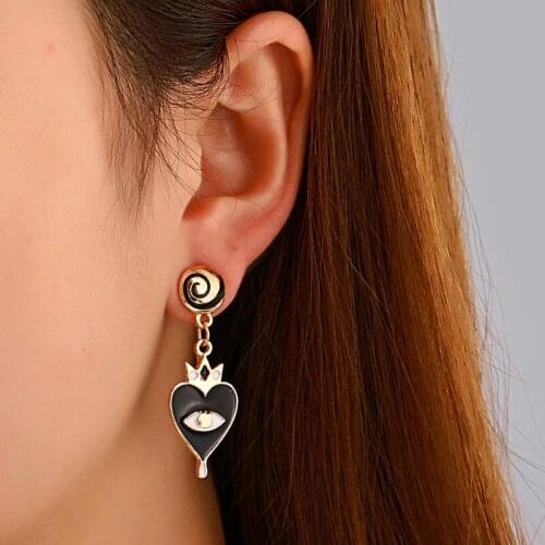 Retro Black Colour Demon Eye Earrings For Women Fashion Temperament Geometric Stud Earrings 2021 Trendy Creative Heart Earrings