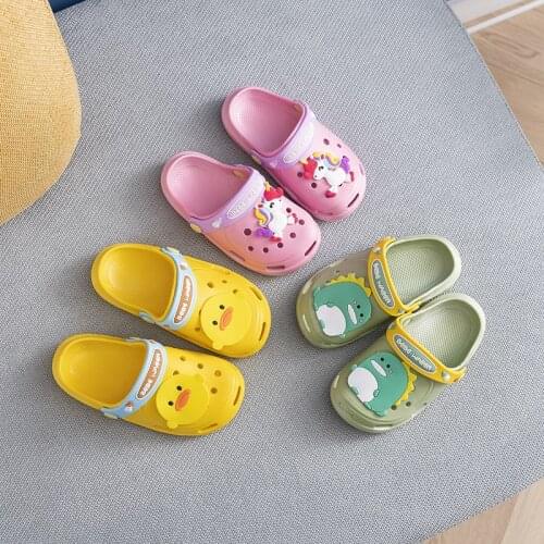 Childrens Hole Shoes Girls Cute Cartoon Slippers Indoor And Outdoor Wear Soft-soled Non-slip Boys Slippers Toddler Slippers FRX