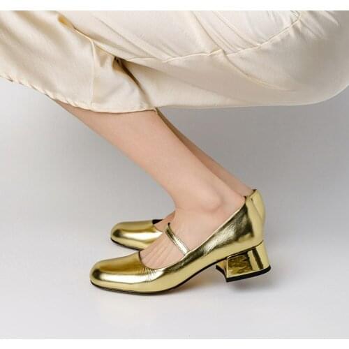 Womens Vintage Pointed Toe Leather Pumps Strange High Elephant Heels Shoes Party Black White Luxury New 2022