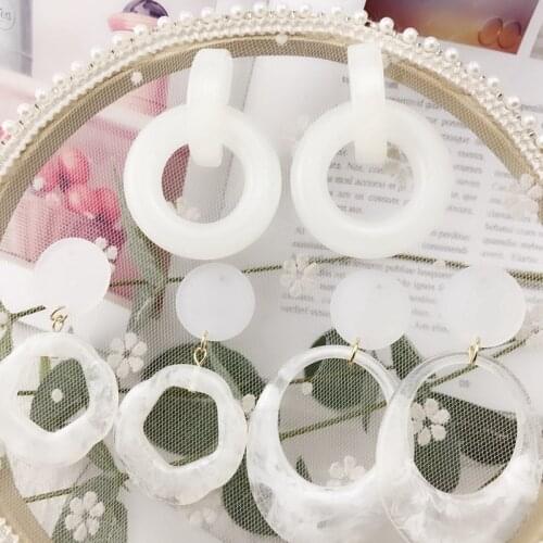 Autumn and winter Earrings Hong Kong Style Earrings retro fashion simple and all-around temperament cool wind net red