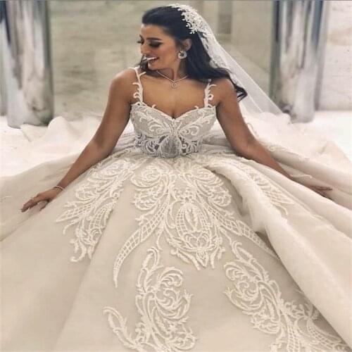 Gorgeous Ball Gown Wedding Dresses Arabic Dubai 3D Floral Appliqued Lace Sleeveless Bridal Gowns Spaghetti Strap Chic Vestidos D