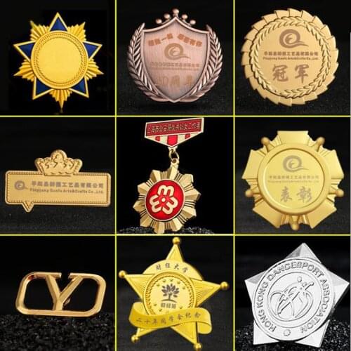 Customized Personal badges for clothes enamel badges holder acrylic brooch metal pride for team