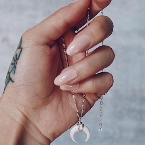 Moon Chokers Simple Design White Ivory Bone Horn Pendant Necklace For Women Crescent Necklaces Fashion Jewelry