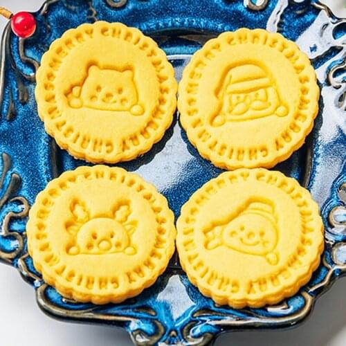 DIY Cute Cartoon Snowman Santa Bear Socks Christmas Cookie Cutter Mold Biscuit Fondant Cake Decorating Moulds for Xmas Party