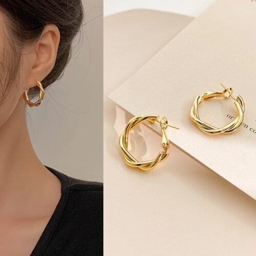 Womens Earrings Curved Hoop Pendant Earring Gold Color Vintage Metal Retro Earrings 2021 Trendy Fashion Female Jewelry