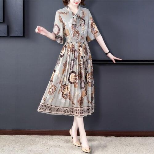 Fashion Elegant 2020 New Womens Spinning Middle-aged Mother Acetate Satin Dress Sub Ethnic Style Female Flower Dress Robes s696
