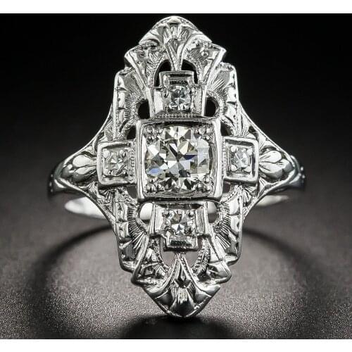 Huitan New Baroque Ring Luxury Crystal CZ Women Ring Square Huge Cool Stylish Female Jewelry Personality Accessory For Girl