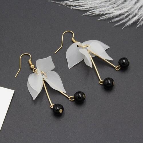 Drop Earrings Ethnic Jewelry Bohemia White Black Resin Beads Long Pendant Vintage Statement Dangle Earrings For Women Lady