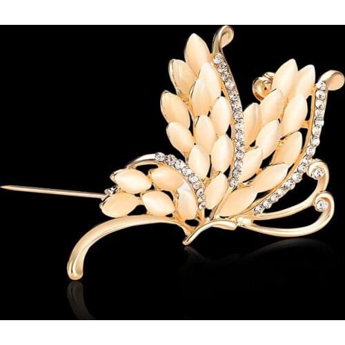 Rhinestone butterfly brooch for women vintage exquisite alloy brooch hijab scarf pins party gift