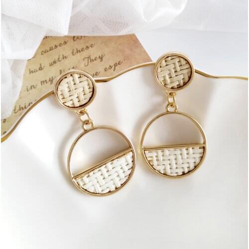 Elegant Geometric Braided Jute Clip Earrings Women Hollowed out Semi Circle Half Round Slice Clip on Earrings No Pierced Hole