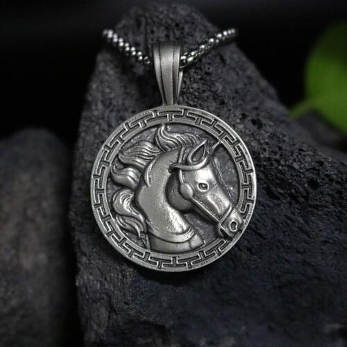 Greek Horse Head Round Pendant Necklace Mens Retro Sweater Chain European and American Hip Hop Custom Hot Sale