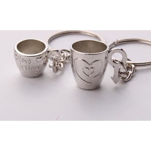 2Pcs/Pair Romantic Couple Cups Keychain for Lovers Metal Keychain Wedding Gifts Car Styling Decoration
