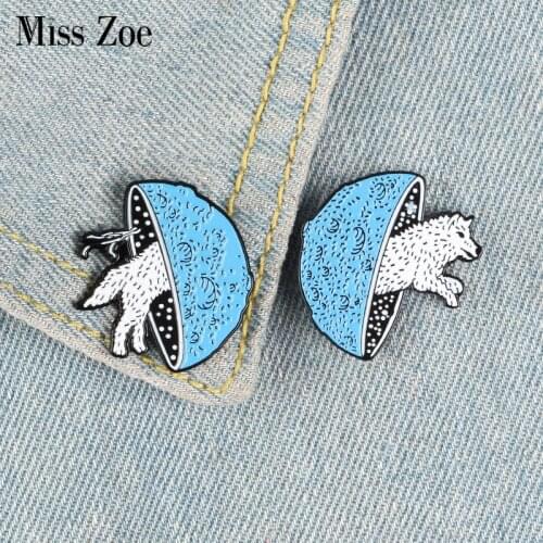 Planet jumping Wolf Enamel Pin Custom Sirius Brooches Backpack Clothes Lapel Pin Universe Badge Space Jewelry Gift Kids Friend