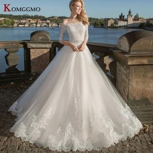 Off the Shoulder Half Sleeve Wedding Dress Luxury Boat Neck Embroidery Appliques Tulle Court Train Bridal Ball Gown 2021