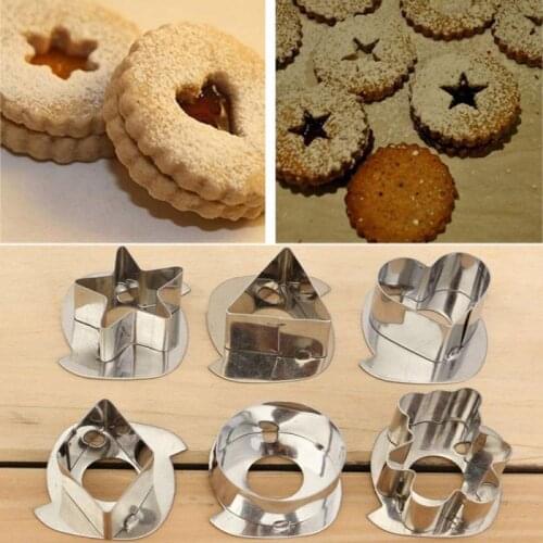 7Pcs / Lot Cookie Mould 3D Stainless Steel Cookie Cutter Gingerbread Cake Biscuit Mould Fondant Cutter Baking Tools Random Color