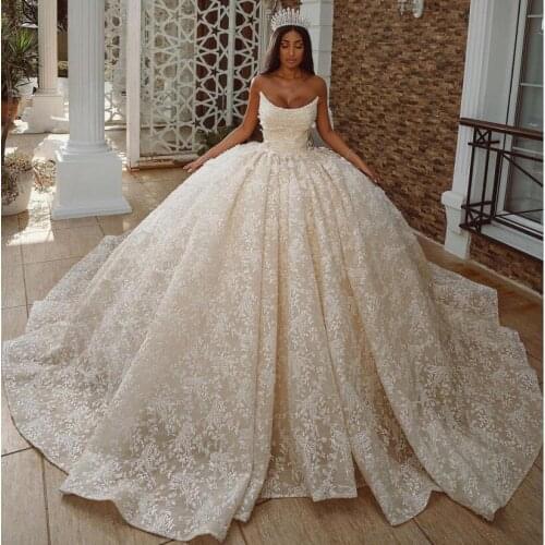 Luxury Lace Dubai Ball Gown Wedding Dresses Strapless Beaded Lace-up Back Floral Appliqued Bridal Gowns Plus Size
