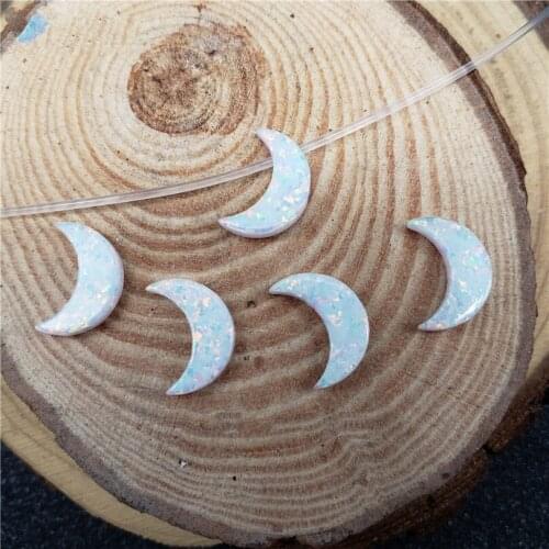 10pcs/lot 8*11mm Blue/White Moon Opal Charms 8x11mm Half Moon Fire Opal moon beads Pendant blue Opal for fashion Necklace