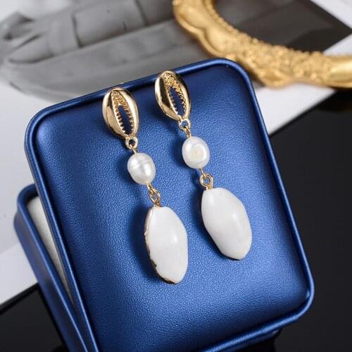 Dorado Fashion Tiny Initial Imitation Pearl Drop Dangle Earrings For Women Hyperbole Baroque Jewelry Brithday Party Gift 2021