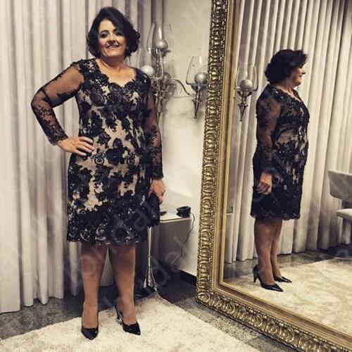 On Sale Elegant Black Short Mother of the Bride Dresses Lace Long Sleeves V Neckline Wedding Party Dresses Knee Length Appliqued