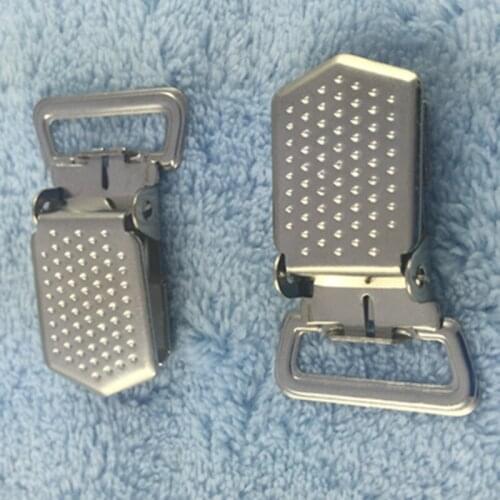 50pcs/lot 20mm Silver Colored Baby Pacifier Clips Suspender Clips Metal Holders Clips Garment Accessories Clasps