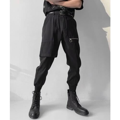 The new asymmetrical cropped pants with decorative zip-up leggings and smaller legs are suitable for spring/summer men in a larg