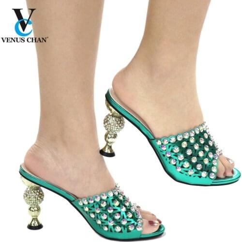 New Design Women Bright PU Leather Outdoor Slippers 2020 Plus Size 38-43 Women Shoes Slippers Summer Sexy Sandals Casual Pumps