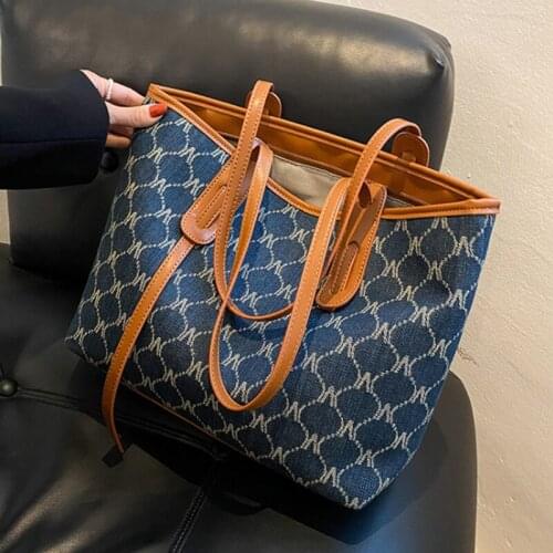 Luxury Designer High Capacity Tote Handbag for Women 2021 Trends Brand Designer Fashion Travel Shoulder Bag Shopping Bag