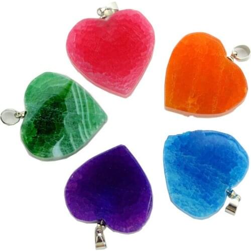 New Fashion 27mm Crystal Quartz Healing Point Nature Love Heart Shape Blue Orange Gem-Bead Stone Pendant for Jewelry Making