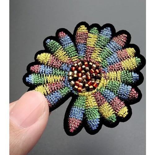 50pcs/Lot Embroidery Patches Letters Clothing Decoration Accessories Gold Line Little Daisy Diy Iron Heat Transfer Applique