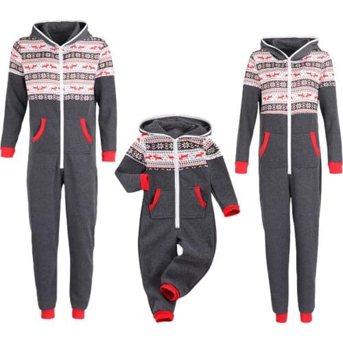 Hirigin Clothes For A Family Photo Shoot