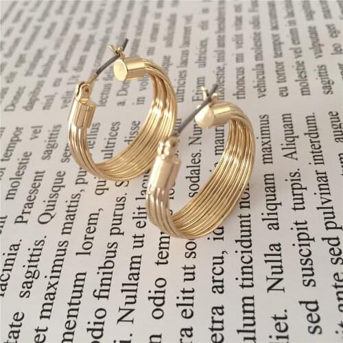 Classic Gold Color Plating Wire Wrapping Copper Hoop Earrings For Women Elegant Gorgeous Graceful 27mm Diameter Jewelry Gift