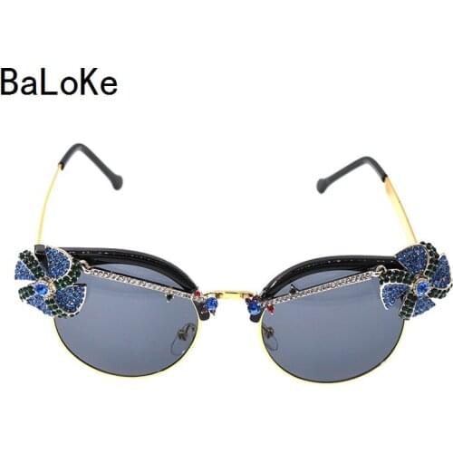Fashion Baroque Women Girl Blue Crystal Sunglasses Women Retro Decor Crystal Sunglasses Summer Beach Glasses Gift